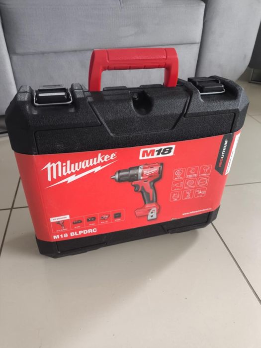 Wkrętarka MILWAWKEE M18 BLPDRC- 422C nowa