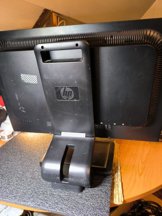 Монитор HP LA2405wg рабочий ! 24дюйма