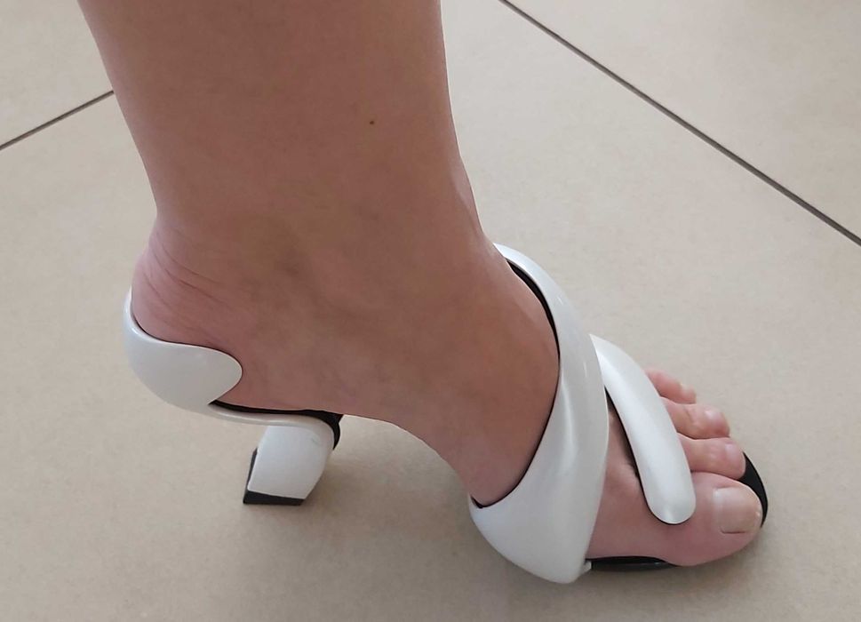 Sandały rozm 38 biała perła gladiatorki