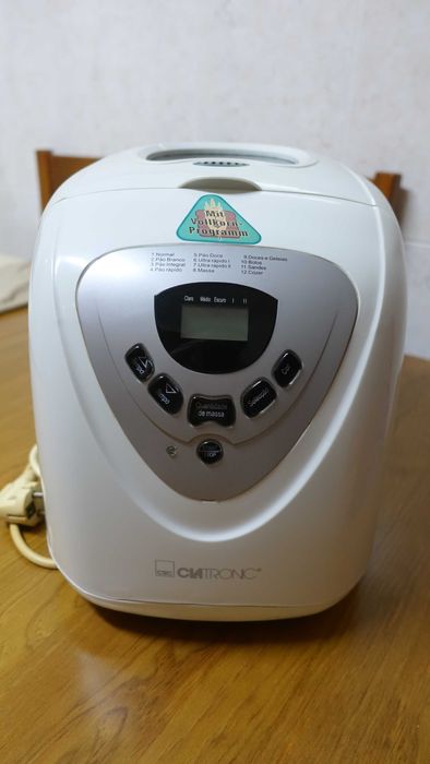 Máquina de Pão Clatronic BBA 3505
