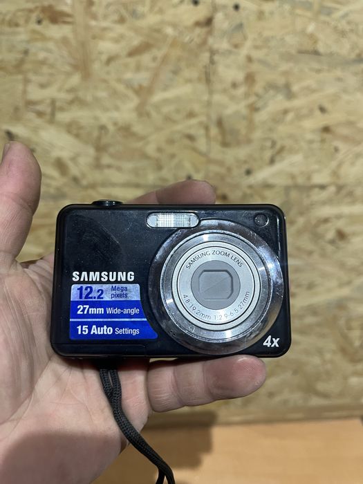 Samsung Digital Camera ES9 12.2MP Black