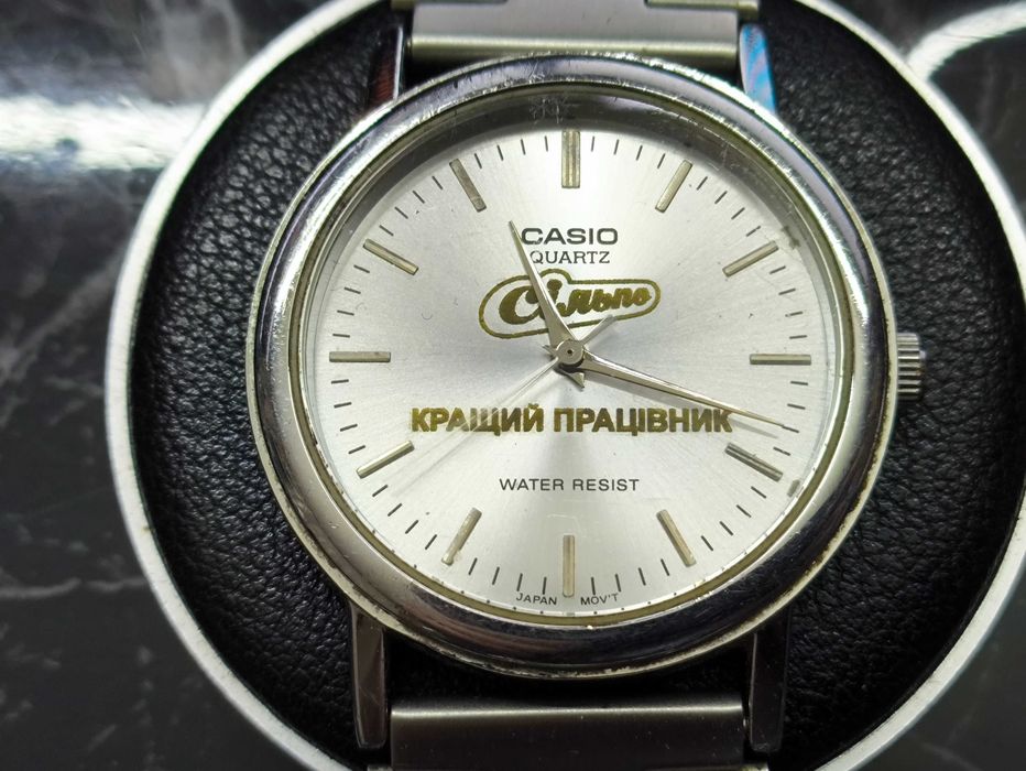Оригинальные часы Casio в коллекцию или для повседневного использования.