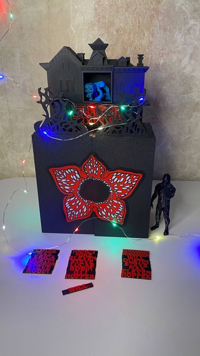 Стенд‼️Поличка  Kinder Поличка Кіндер Джой. Дивні дива органайзер