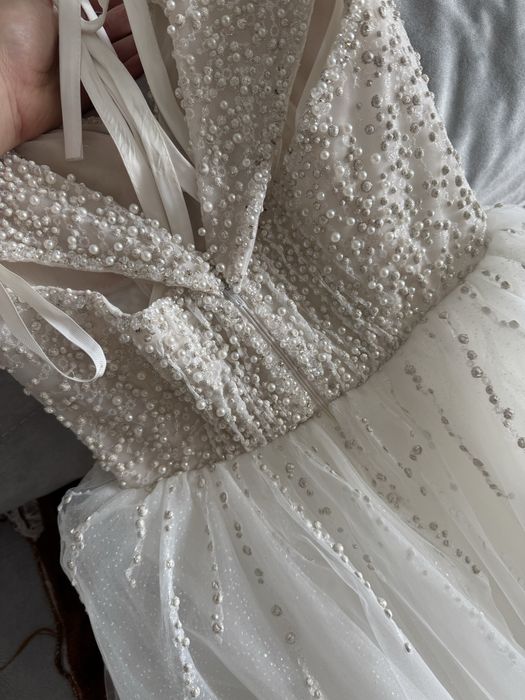 Продаю весільну сукню