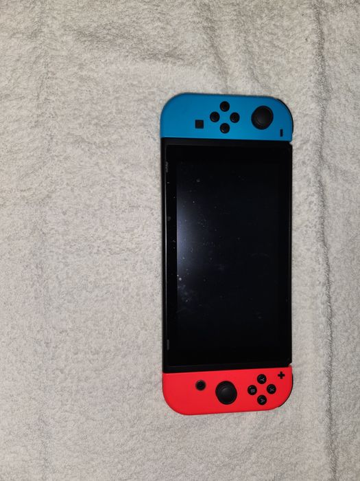Nintendo Switch + Maleta Protectiva Transportavel + Cartão SD SanDisk 128GB