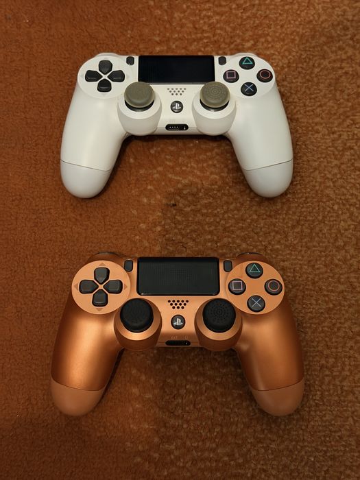 PS4 PRO 1TB + Base de ventilacao e carregamento de comandos