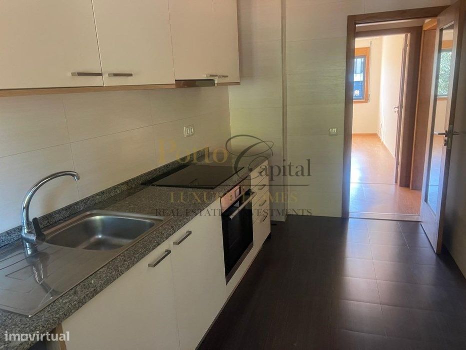T2 Com Terraço Privativo | Luz, Conforto E Excelente Localização