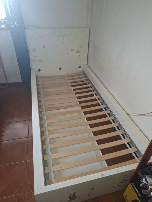 Vendo cama com duas gaventas