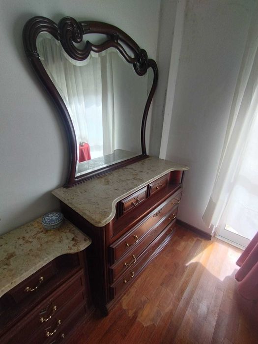 Cómoda com espelho