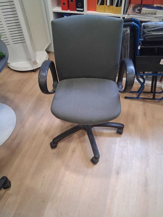 Cadeira escritório em excelente estado