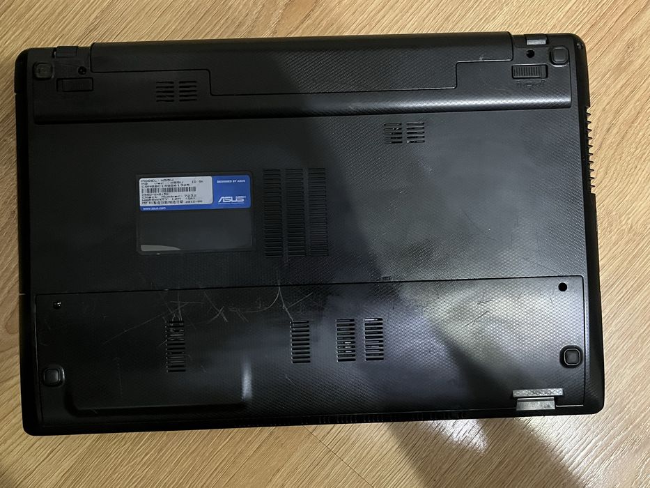 ноутбук Asus.