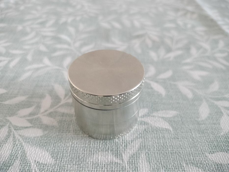 Grinder metalico (NOVO)
