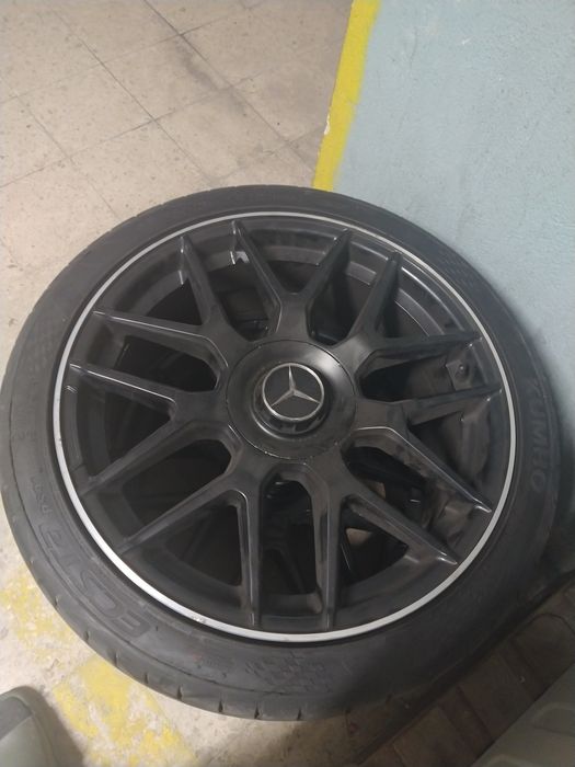 Jantes com pneus novo