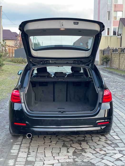 пасажирські перевезення легковим автомобілем на замовлення