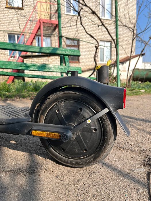 Електросамокат Segway Ninebot KickScooter F2 051201E
