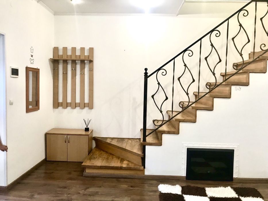 В центрі Мукачева будинок-котедж подобово (посуточно)