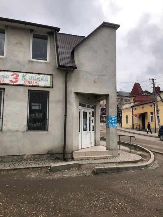 Продам приміщення комерційного використання у центрі м.Збараж