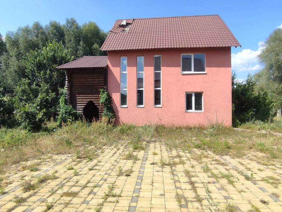 2-поверховий котедж в с. Повстин на березі річки Удай