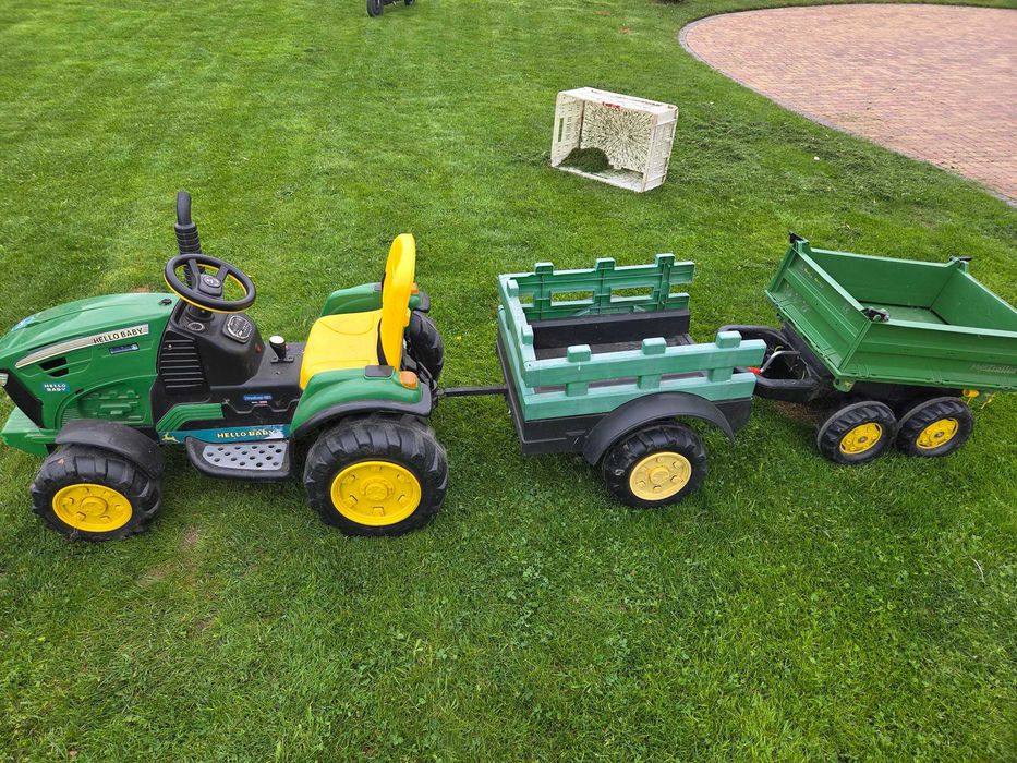 Traktor John deere na akumulator