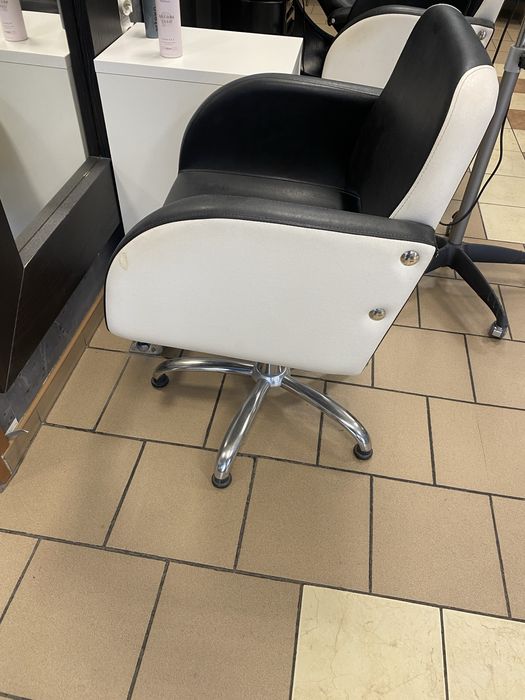 Sprzedam fotel fryzjerski