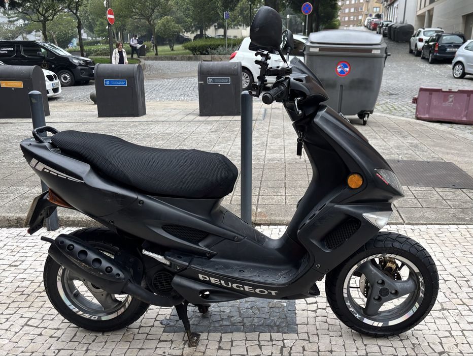 Peugeot scooter speedfight