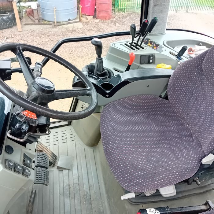 Massey Ferguson 8220  case  john dere