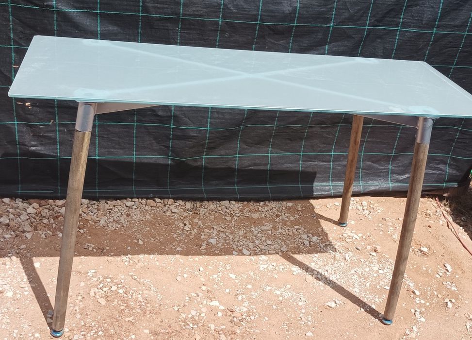 Mesa c/ tampo de vidro