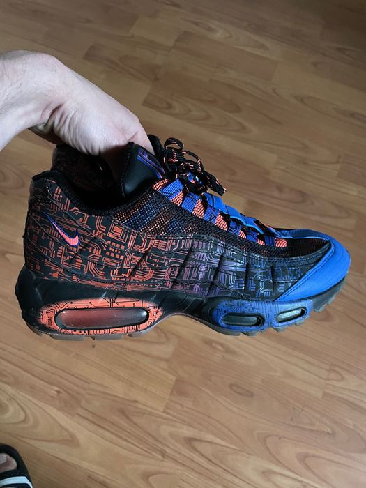 Witam przedstawiam trampki popularnej marki Nike air max 95;)