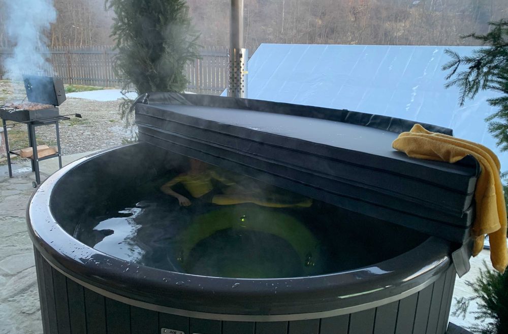 Оренда зняти будинок подобово Карпати Ясіня чан джакузі спа річка