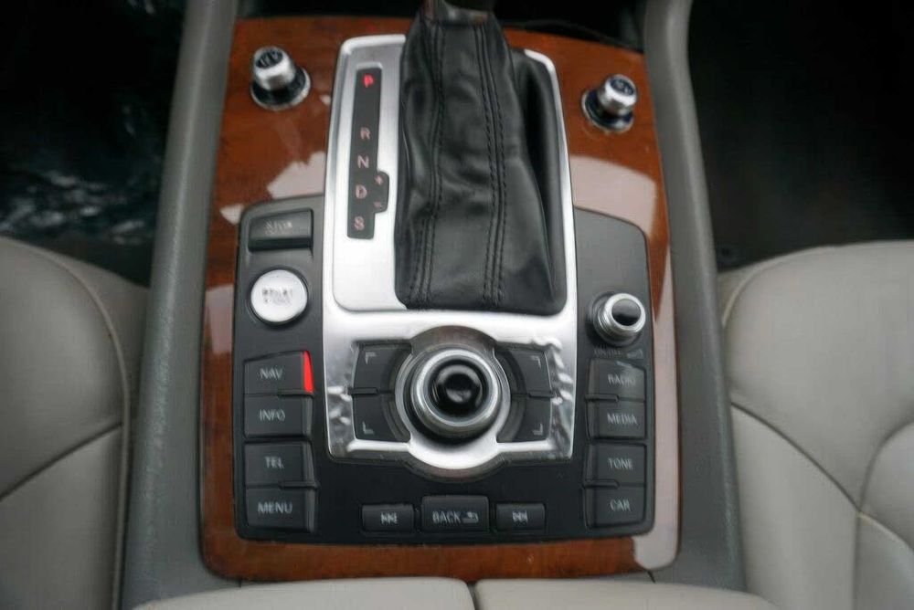 Audi Q7 3.0 quattro TDI Premium Plus      2015