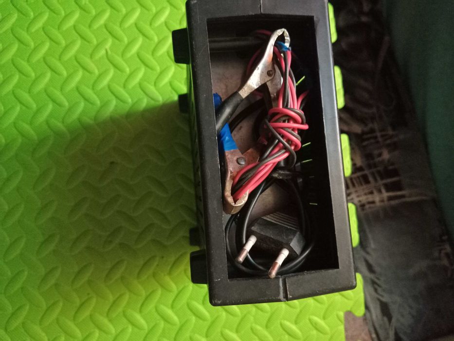 Продам зарядное для аккумуляторов