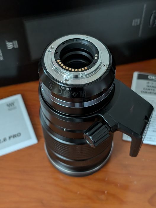 Olympus 40-150/2.8 pro, лінза в дуже гарному стані.