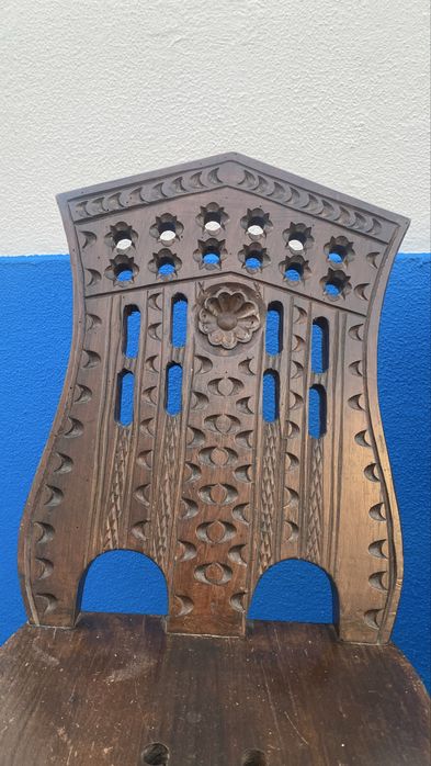 Cadeiras madeira macica trabalhada