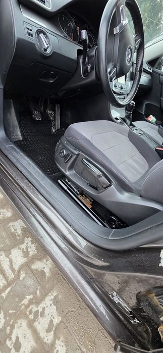 VW Passat 2012 el klapa