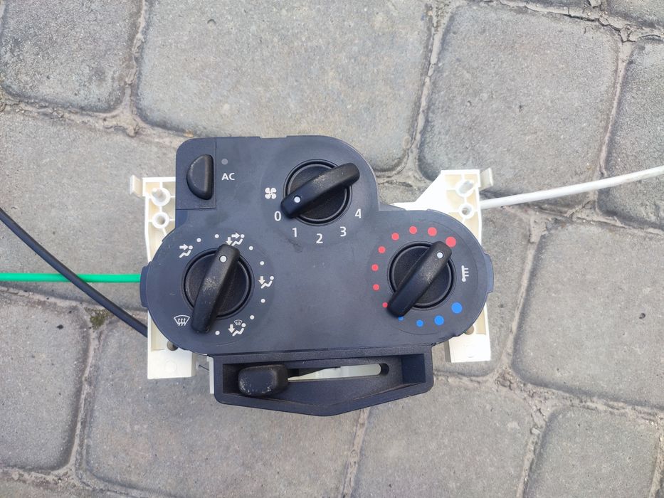 Панель перемикачів Logan