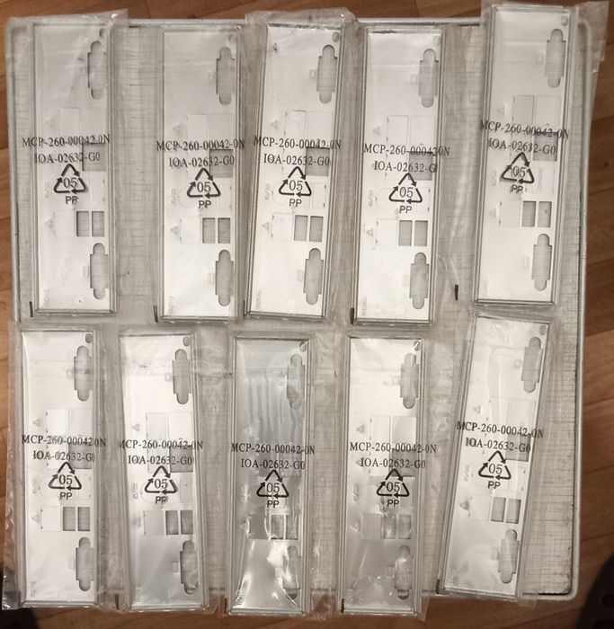 Заглушка, задняя панель Supermikro MCP-260-00042-ON.