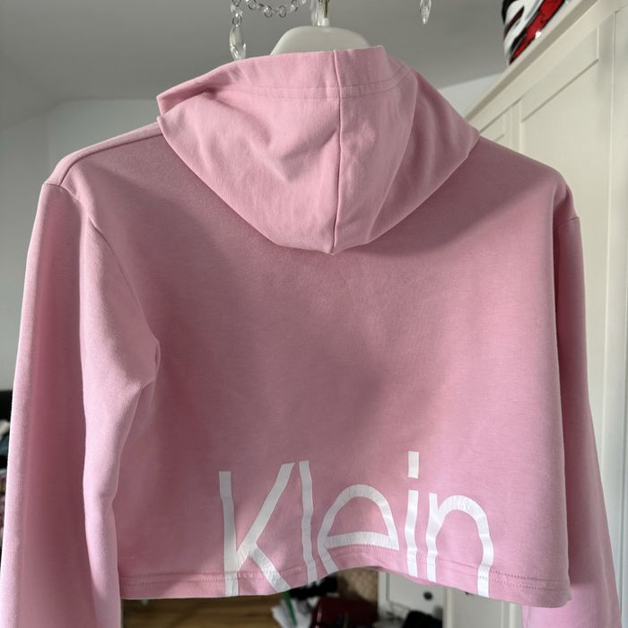 Krótka bluza z kapturem rozmiar M 38 różowa Calvin Klein