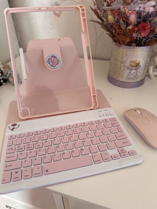 Кейс для планшету з клавіатурою і мишкою
