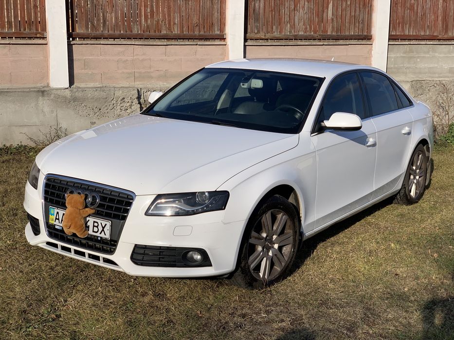 Audi a4 2011 года, без аварій. Офіціал. Бралась в Україні.