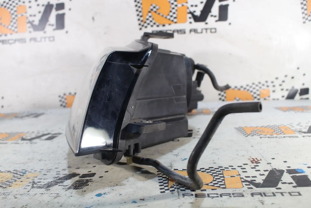 Ótica / farol direita AUDI A3 (8P1)