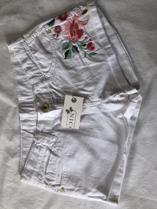 Lote calçoes e calças brancas de menina