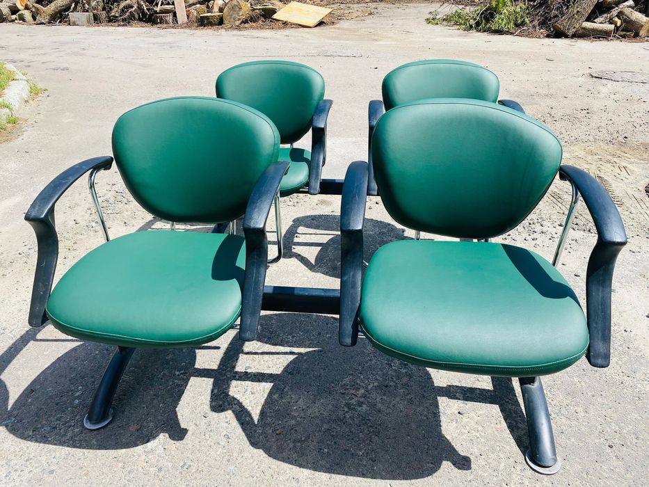 Продам професійні крісла. Італія!