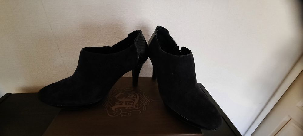 Ботильони жіночі замшеві