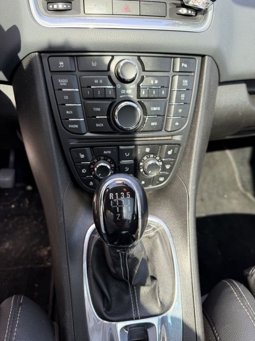 Opel Meriva B 2010r