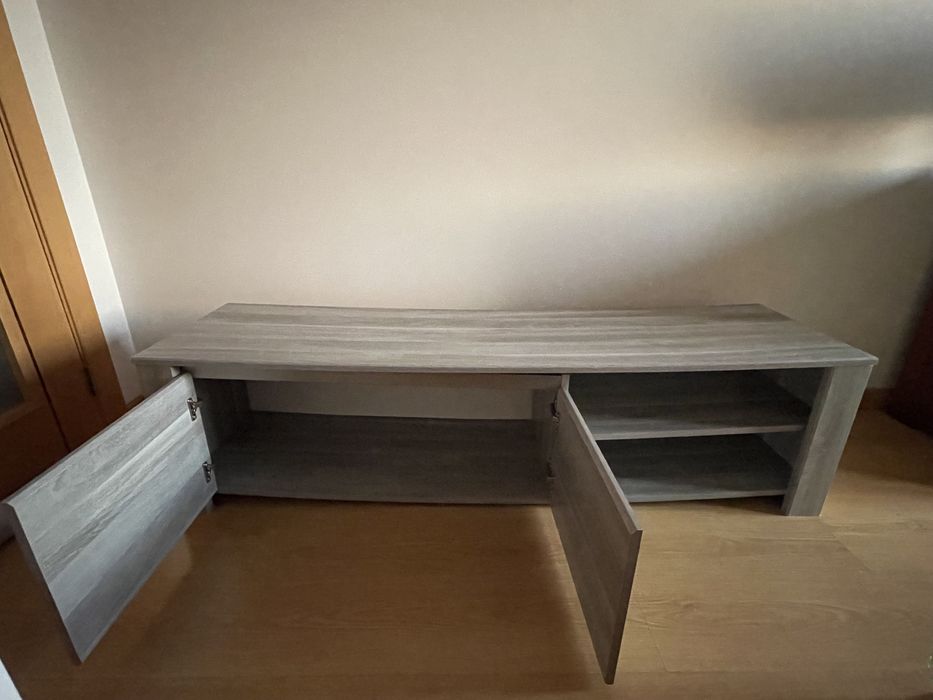 Móvel para Arrumação (com defeito visível nas fotos)