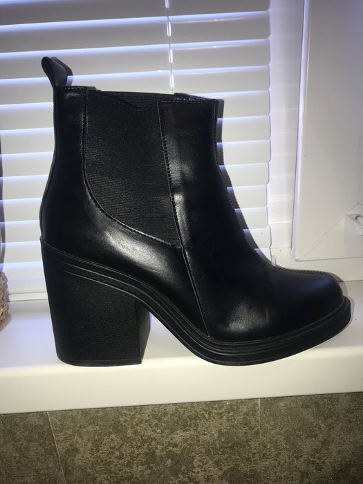 Ботинки кожанные 39