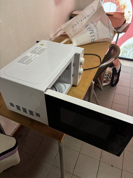Microondas semi novo