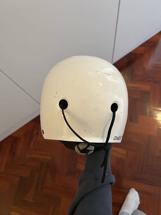 Capacete branco ajustável
