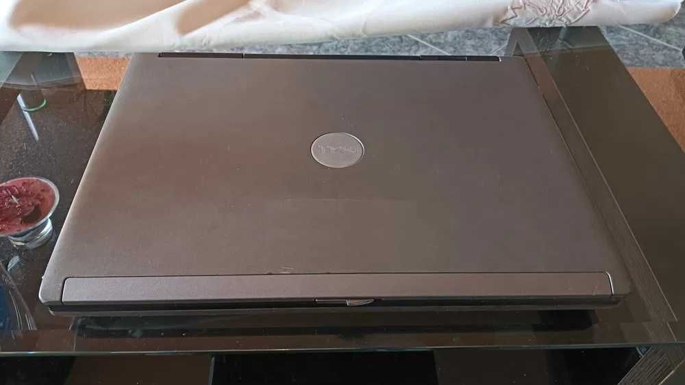 Portátil Dell Latitude D830