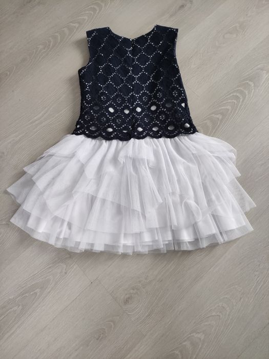 Elegancka sukienka od 130 cm